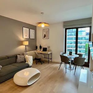 Apartament Niepokorny, Warszawa